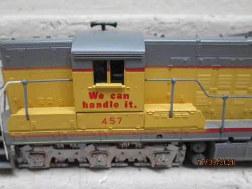 HO SCALE : ATHEARN UNION PACIFIC - SD-9 DIESEL LOCOMOTIVE - BOXED