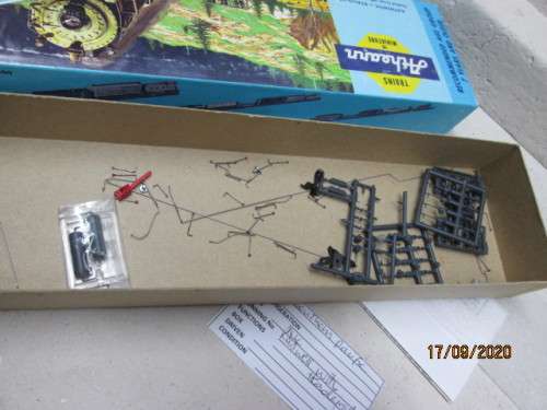 HO SCALE : ATHEARN SOUTHERN PACIFIC AC-4400 DIESEL LOCOMOTIVE - BOXED