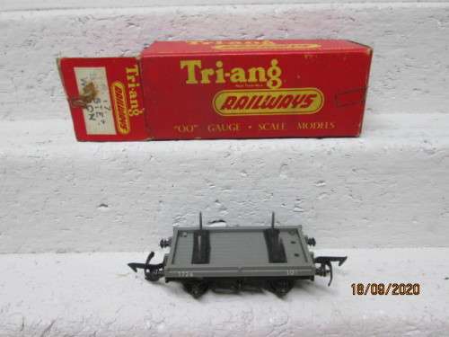 OO SCALE : TRIANG : OPEN GOODS - BOXED
