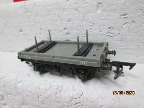 OO SCALE : TRIANG : OPEN GOODS - BOXED