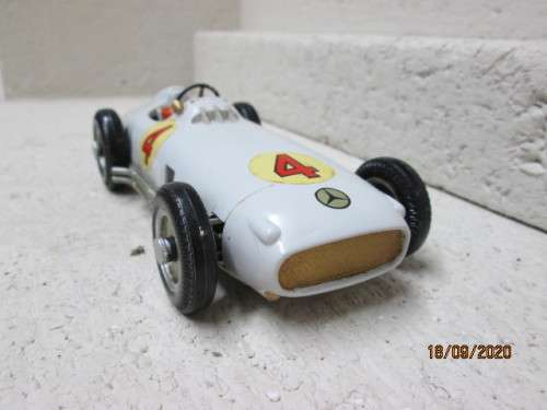 1:24 SCALE : MERIT RACING CAR - 1955 GP MERCEDES BENZ - BOXED