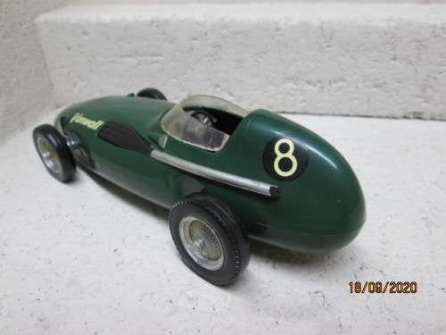 1:24 SCALE : MERIT RACING CAR - VANWALL 1956 - BOXED
