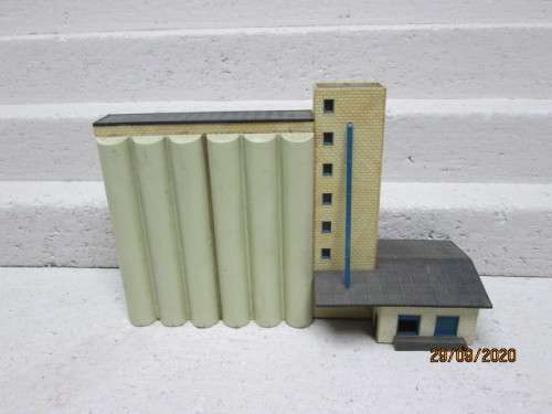 N SCALE : SILO COMPLEX