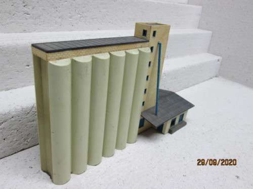 N SCALE : SILO COMPLEX
