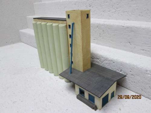 N SCALE : SILO COMPLEX