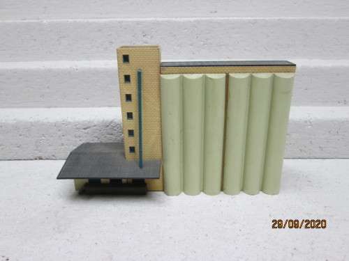 N SCALE : SILO COMPLEX