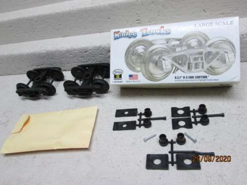 G SCALE : KADEE BOGIES X2 - BOXED