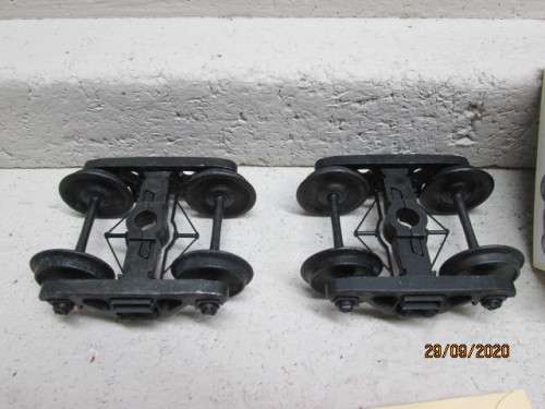 G SCALE : KADEE BOGIES X2 - BOXED