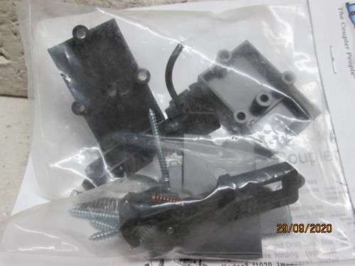 G SCALE : KADEE BLACK BODY MOUNTED COUPLIER - BOXED