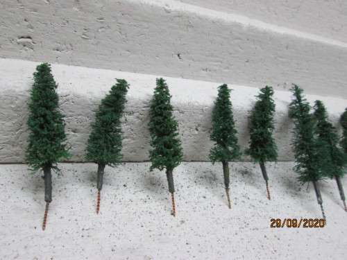N SCALE :  PINE TREES - X10