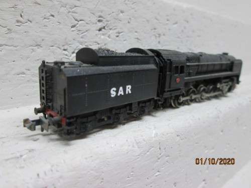 N SCALE : 2-10-0 STEAM LOCOMOTIVE (PAINTED IN SAR COLOURS)