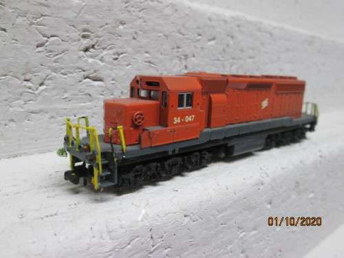 N SCALE : SAR DIESEL LOCOMOTIVE (PAINTED IN SAR COLOURS)