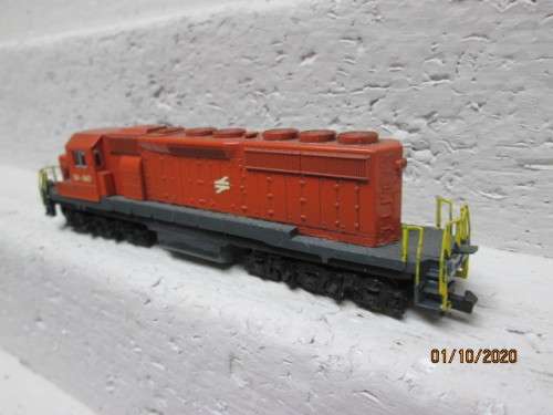 N SCALE : SAR DIESEL LOCOMOTIVE (PAINTED IN SAR COLOURS)