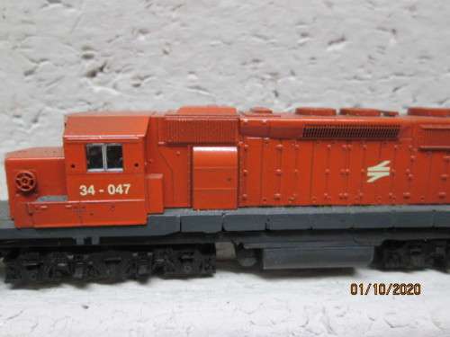 N SCALE : SAR DIESEL LOCOMOTIVE (PAINTED IN SAR COLOURS)