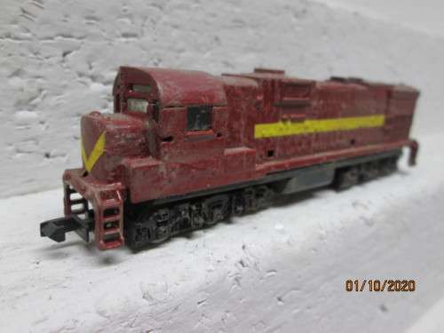 N SCALE : SAR BROWN DIESEL LOCOMOTIVE (PAINTED IN SAR COLOURS)
