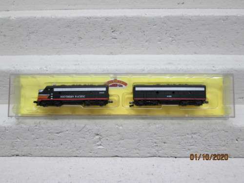 N SCALE : BACHMANN SOUTHER PACIFIC DIESEL LOCOMOTIVES - BOXED