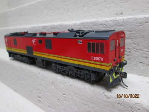HO SCALE : SAR CLASS 10E ORANGE ELECTRIC LOCOMOTIVE (TRANSNET)