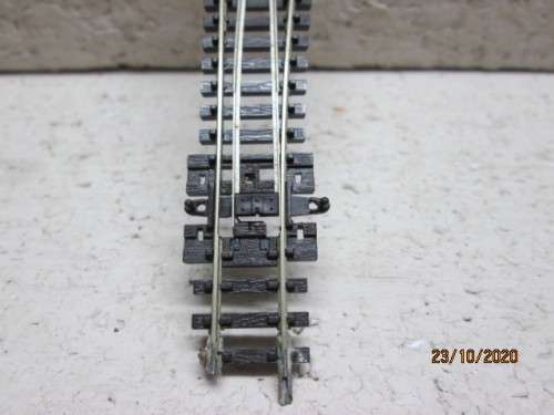 N SCALE : RIGHT HAND POINT