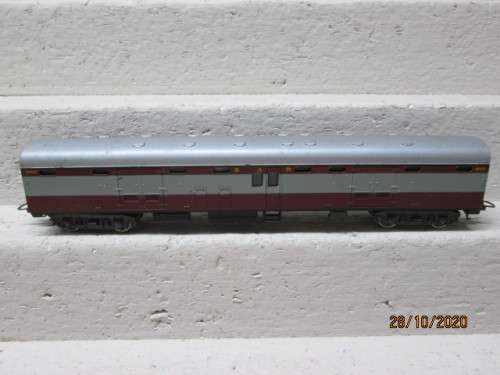 HO SCALE : LIMA SAR TRANSKAROO BAGGAGE CAR- BOXED