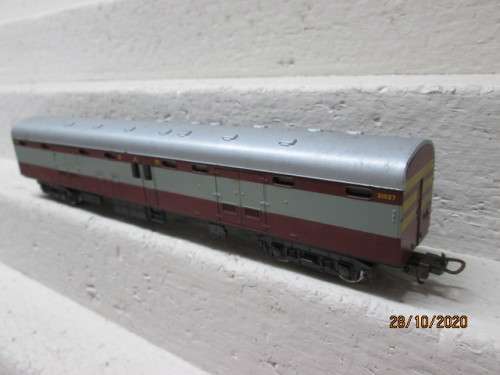 HO SCALE : LIMA SAR TRANSKAROO BAGGAGE CAR- BOXED