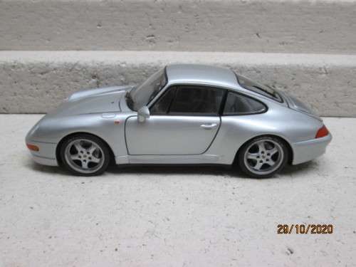 1:18 SCALE : UT MODELS : PORCSHE 911