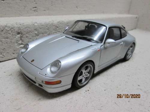 1:18 SCALE : UT MODELS : PORCSHE 911