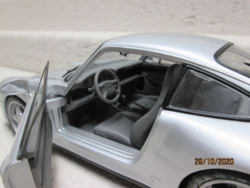 1:18 SCALE : UT MODELS : PORCSHE 911