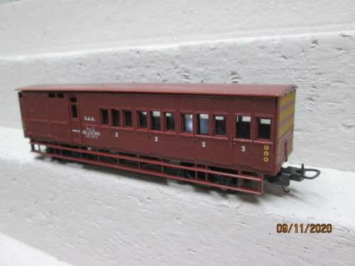 HO SCALE : LIMA SAR : V8 GUARDS VAN - BOXED