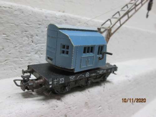 HO SCALE : MARKLIN : CRANE (FITTED WITH 2-RAIL WHEELS)