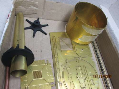GAUGE 1 : BARRETT STEAM MODELS LTD : CYLINDRICAL WATER TOWER KIT WITH CRANE - KIT