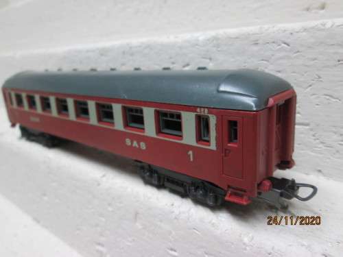 HO SCALE : LIMA : SAR ORANGE EXPRESS FIRST CLASS COACH