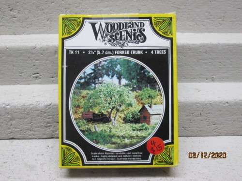HO SCALE : WOODLAND SCENICS: X4 TREES - FORKED TRUCK - BOXED