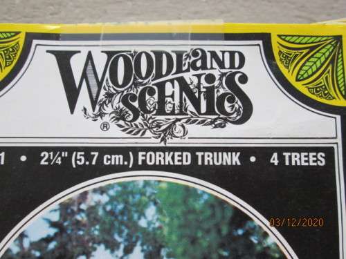 HO SCALE : WOODLAND SCENICS: X4 TREES - FORKED TRUCK - BOXED