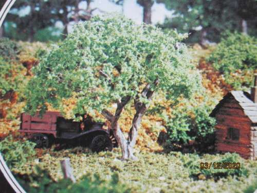 HO SCALE : WOODLAND SCENICS: X4 TREES - FORKED TRUCK - BOXED