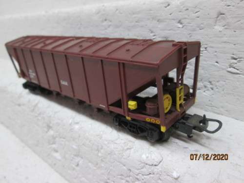 HO SCALE : LIMA SAR : FGD GRAIN WAGON