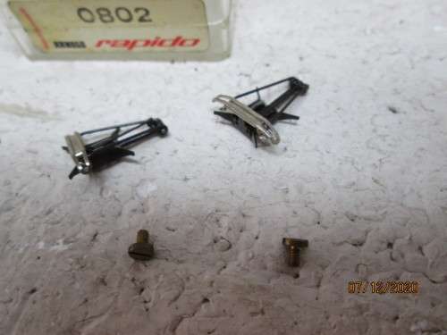 N SCALE : ARNOLD RAPIDO : SINGLE ARM PANTOGRAPH - X1 PAIR - BOXED