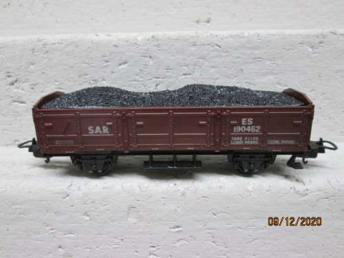 HO SCALE : LIMA SAR : ES WAGON WITH COAL LOAD