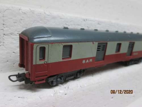 HO SCALE : LIMA SAR : ORANGE EXPRESS BAGGAGE COACH