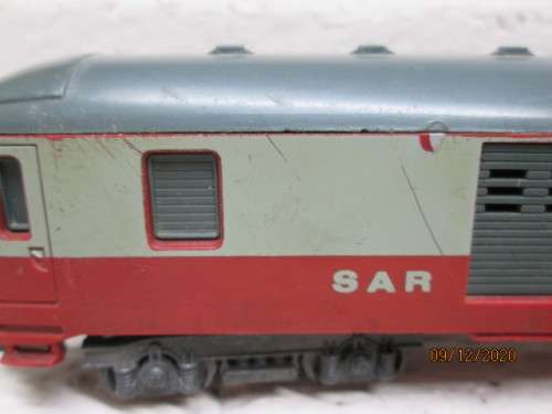 HO SCALE : LIMA SAR : ORANGE EXPRESS BAGGAGE COACH