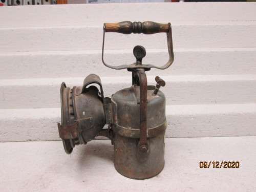 ANTIQUE SAR LAMP - (CRESTLLA ENGINEERING)