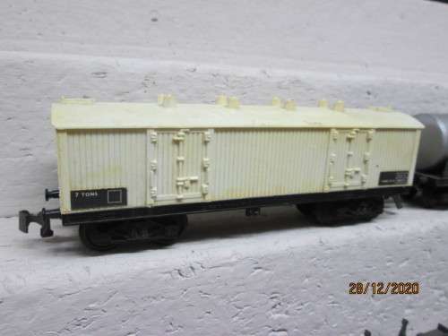 HO SCALE : JOUEF : X4 GOODS WAGONS