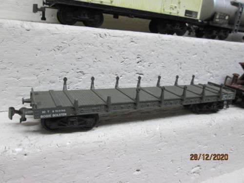 HO SCALE : JOUEF : X4 GOODS WAGONS