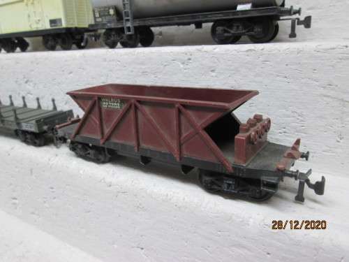 HO SCALE : JOUEF : X4 GOODS WAGONS