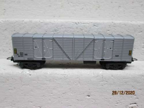 HO SCALE : LIMA SAR : SILVER OZ BOX CAR