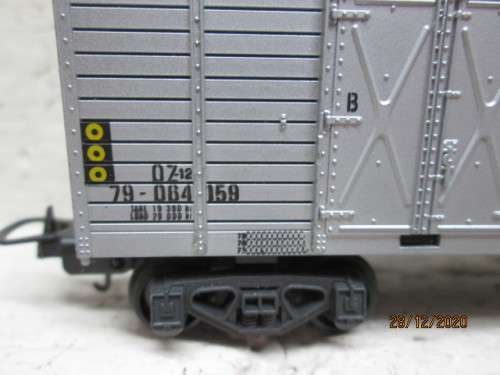 HO SCALE : LIMA SAR : SILVER OZ BOX CAR
