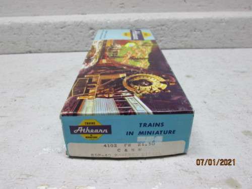 HO SCALE : ATHEARN : SANTE FE SD 45 DIESEL LOCOMOTIVE - BOXED