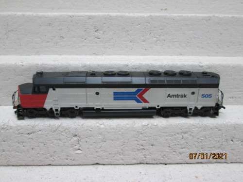 HO SCALE : ATHEARN : AMTRAK DIESEL LOCOMOTIVE