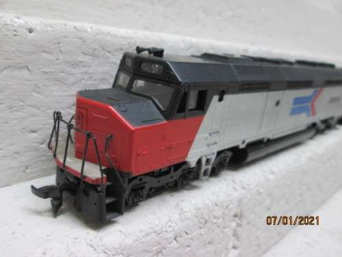 HO SCALE : ATHEARN : AMTRAK DIESEL LOCOMOTIVE
