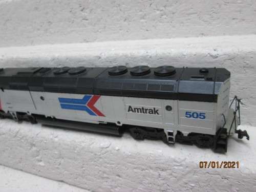 HO SCALE : ATHEARN : AMTRAK DIESEL LOCOMOTIVE