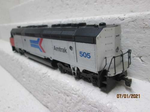 HO SCALE : ATHEARN : AMTRAK DIESEL LOCOMOTIVE